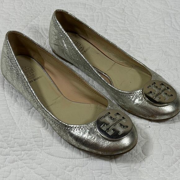 Tory Burch Women’s 7 Silver Leather Slip On Ballet Flats Logo Designer Shoes - Picture 1 of 13